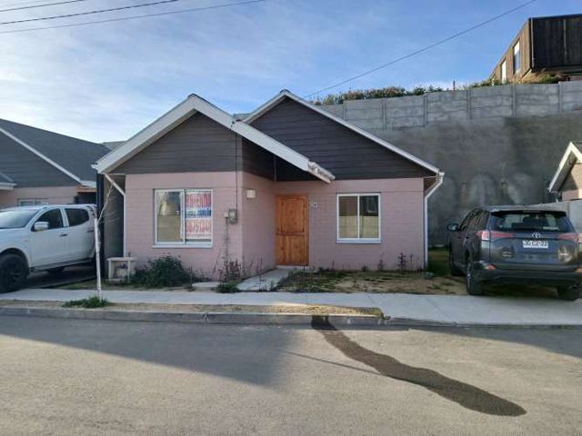 Casa de 3 dormitorios 2 baños no pareada Limache Viejo