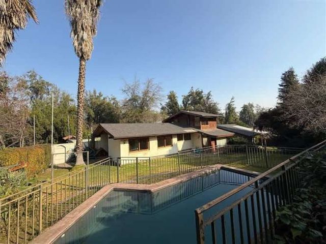 CASA Oportunidad inversionistas. Gran terreno con cómoda casa. Camino del Maillin. Colegio Mayflower.