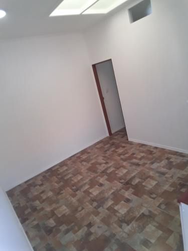 Depto interior. Cercano a metro.