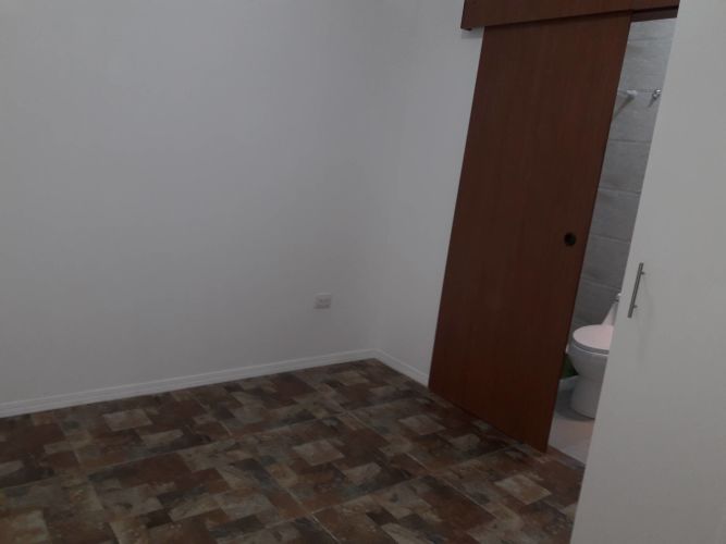 Depto interior. Cercano a metro.