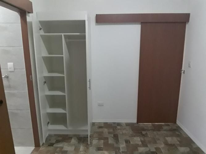 Depto interior. Cercano a metro.