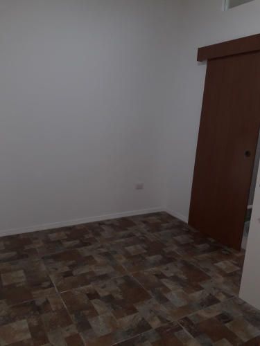 Depto interior. Cercano a metro.