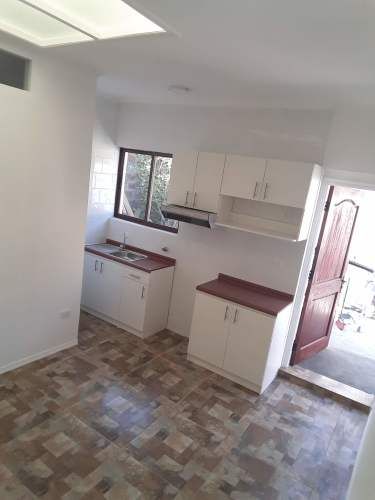 Depto interior. Cercano a metro.