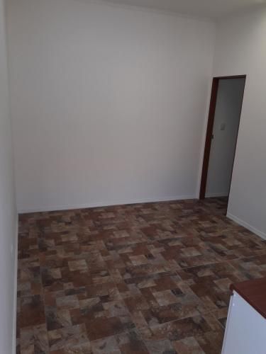 Depto interior. Cercano a metro.