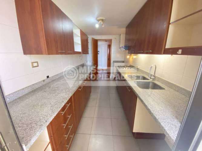 SE ARRIENDA DEPARTAMENTO EDIFICIO BRISAS DEL MAR SECTOR SUR