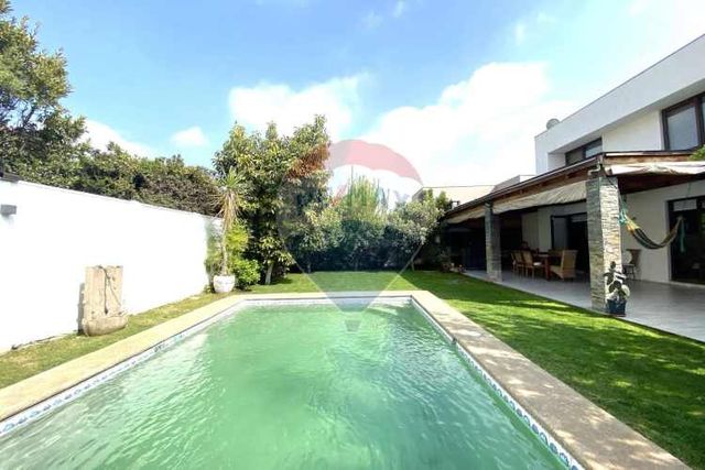 Amplia y luminosa casa en peñalolén