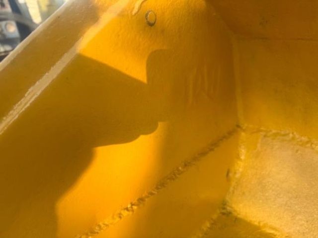 Minicargador Caterpillar disponible Balde impecable estado