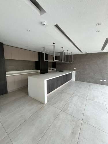 Martin De Solier // Estación De Metro Cerrillos