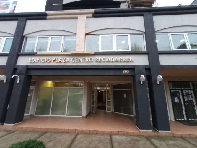 Central, 2 dorm. 2 baños, estacionamiento Bodega