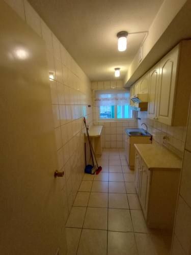 Central, 2 dorm. 2 baños, estacionamiento Bodega