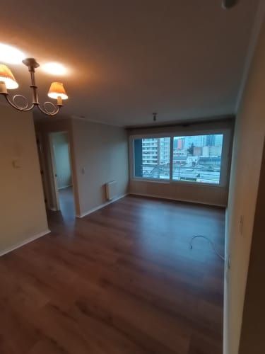 Central, 2 dorm. 2 baños, estacionamiento Bodega