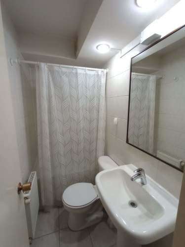 Central, 2 dorm. 2 baños, estacionamiento Bodega