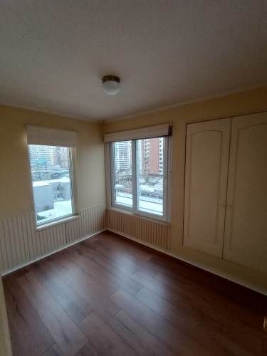 Central, 2 dorm. 2 baños, estacionamiento Bodega