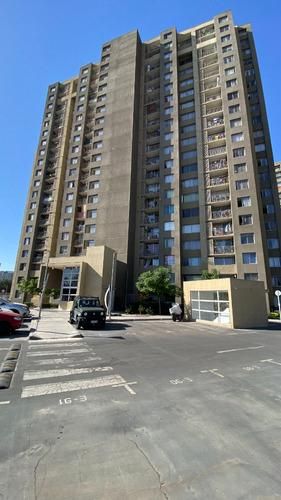 Titan // Estacion Metro Las Rejas