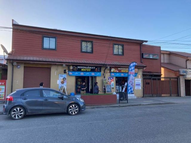 Oficina en arriendo, segundo nivel, frente a la Plaza Hualqui