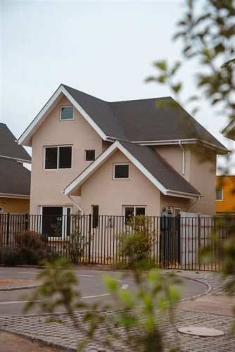 CASA ROBLEDAL, VALLE GRANDE LAMPA