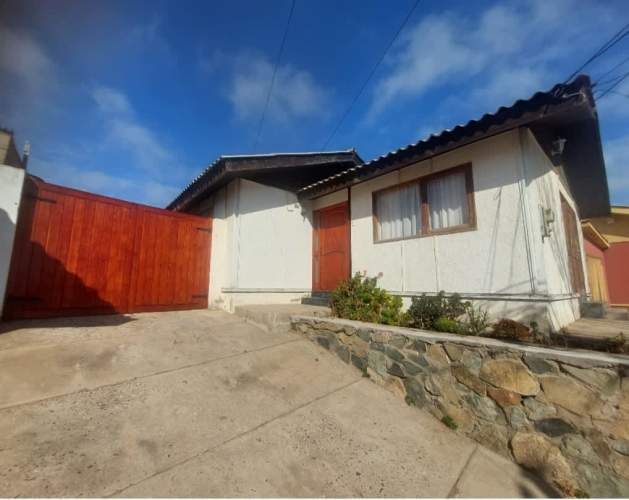 VENDO CASA INDIVIDUAL CON TERRENO GRANDE!