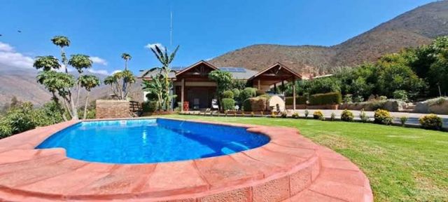 Se vende preciosa y amplia casa quinta en Olmué