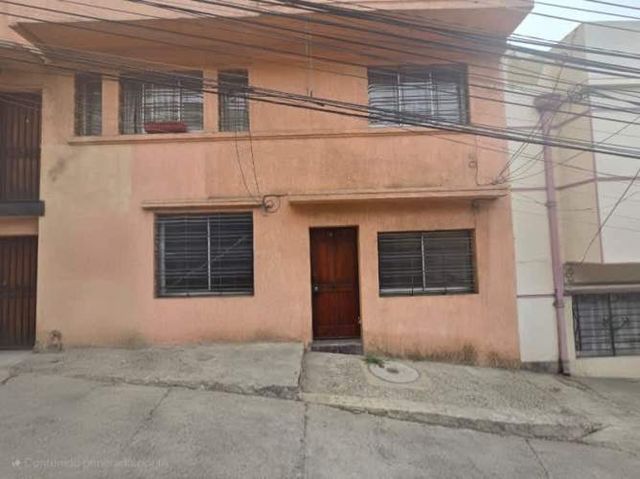 CERCANO A PLAZA VICTORIA