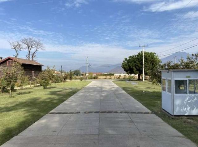 Parcela con hermoso entorno natural