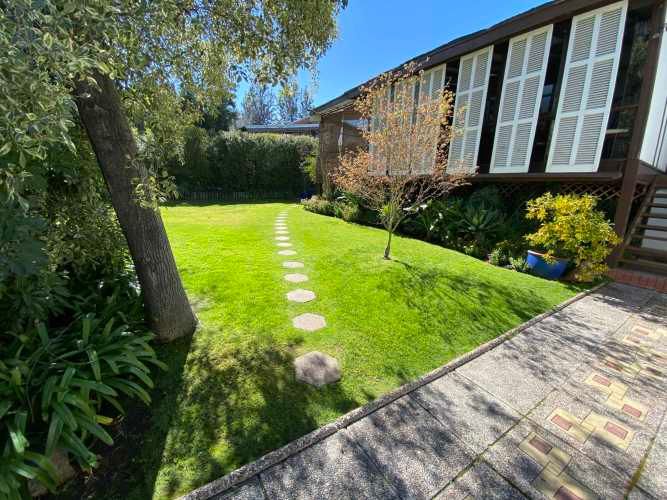 CASA EN CONDOMINIO LA REINA GRAN TERRENO COM 1,5