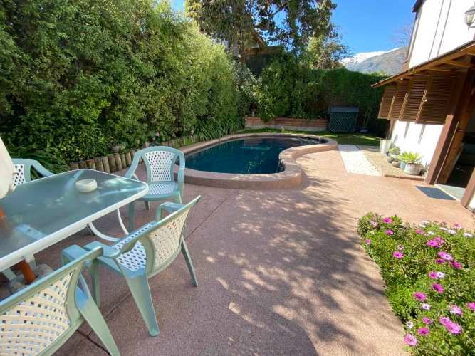 CASA EN CONDOMINIO LA REINA GRAN TERRENO COM 1,5