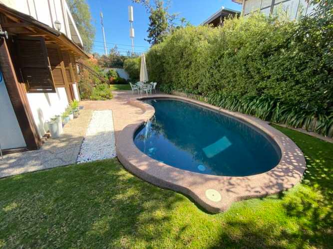 CASA EN CONDOMINIO LA REINA GRAN TERRENO COM 1,5