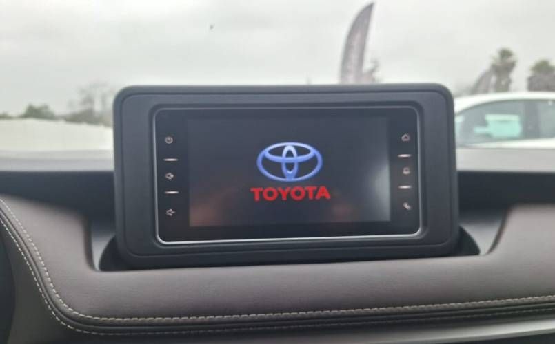 TOYOTA YARIS E 1.5 FULL MEC. AÑO 2024