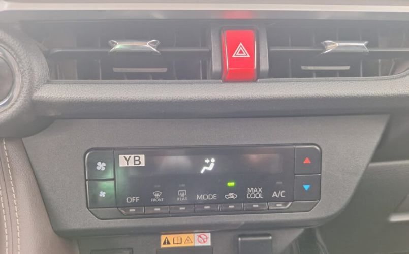 TOYOTA YARIS E 1.5 FULL MEC. AÑO 2024