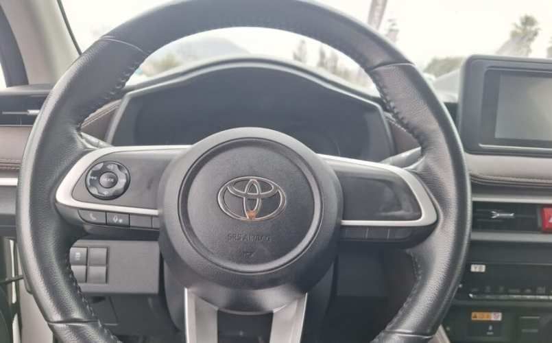 TOYOTA YARIS E 1.5 FULL MEC. AÑO 2024