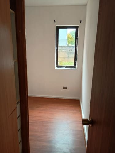 Se arrienda cómodo departamento central