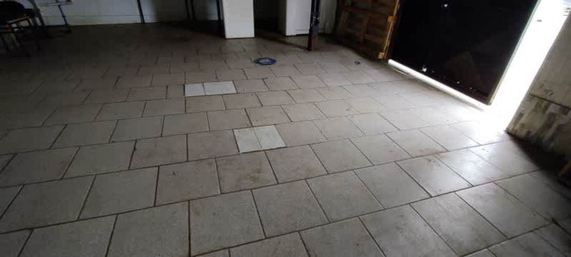 Casa con Local Comercia Pichipelluco