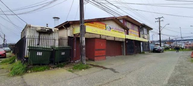 Casa con Local Comercia Pichipelluco