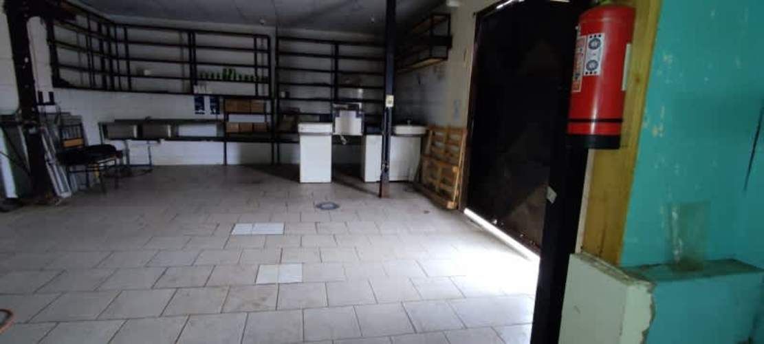 Casa con Local Comercia Pichipelluco