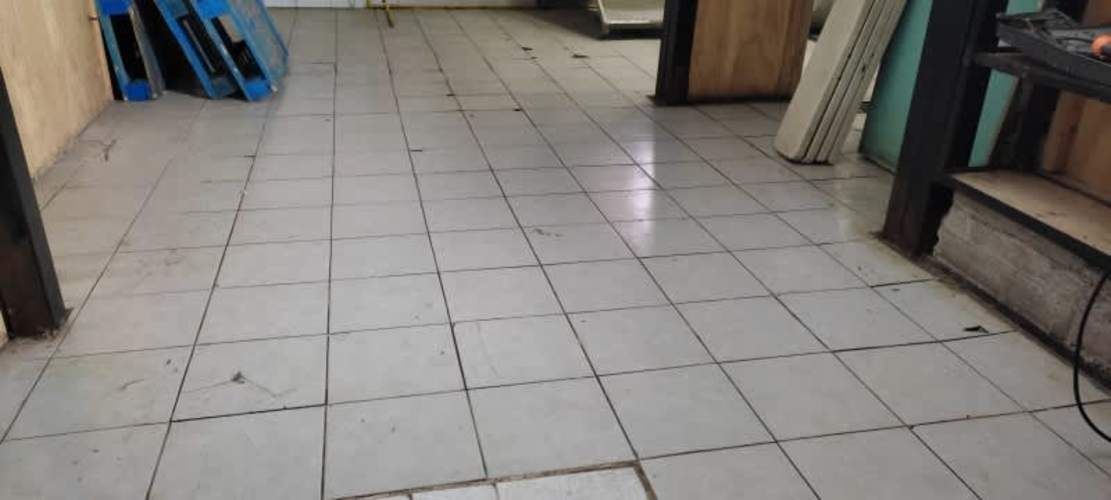 Casa con Local Comercia Pichipelluco