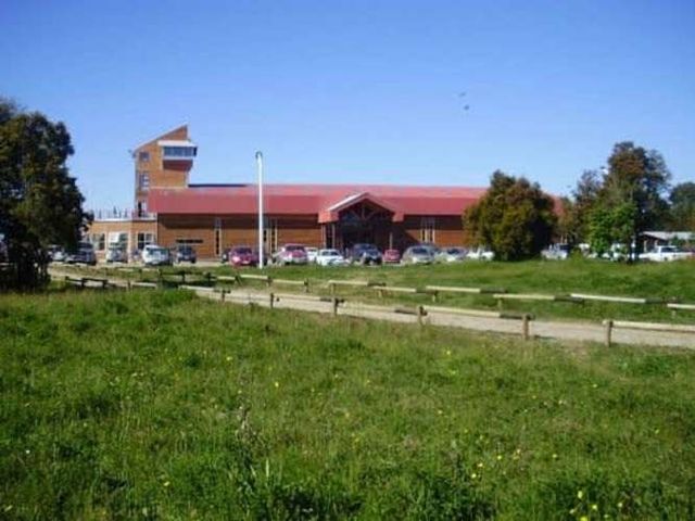 Establecimiento Con 5 há y 1.700 m2 construidos