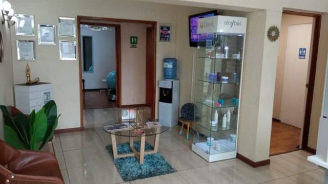 SE ARRIENDA CASA COMERCIAL EX C. DE ESTÉTICA EN VIÑA DEL MAR