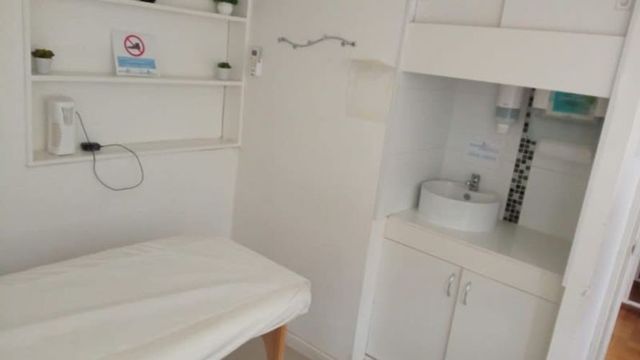 SE ARRIENDA CASA COMERCIAL EX C. DE ESTÉTICA EN VIÑA DEL MAR