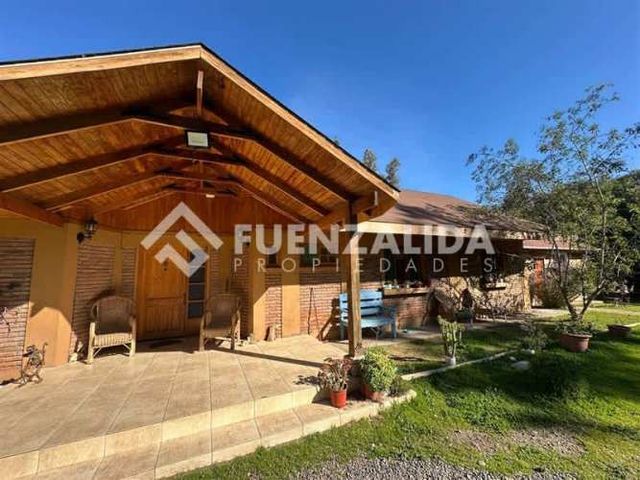 CASA CAMINO LO GUERRA CON SANTA INES