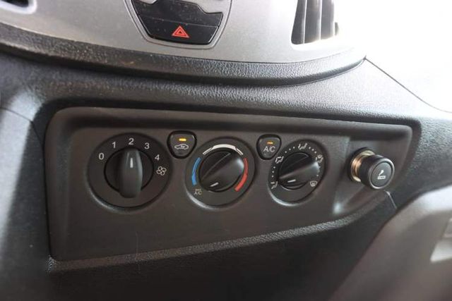 FORD TRANSIT FURGON DE CARGA 2023 UNICO DUEÑO FULL A/C