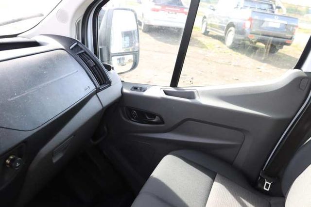 FORD TRANSIT FURGON DE CARGA 2023 UNICO DUEÑO FULL A/C