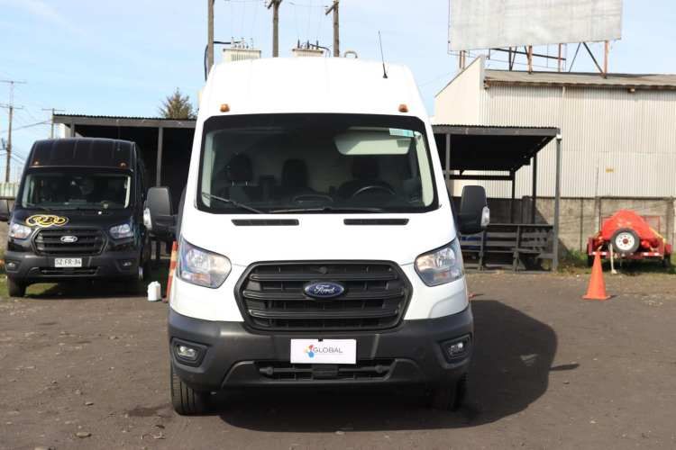 FORD TRANSIT FURGON DE CARGA 2023 UNICO DUEÑO FULL A/C