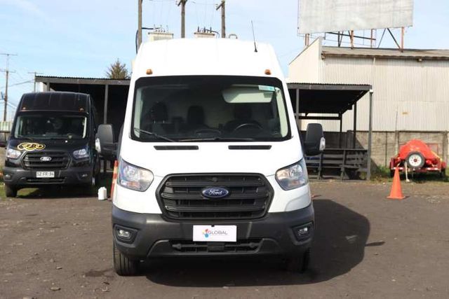 FORD TRANSIT FURGON DE CARGA 2023 UNICO DUEÑO FULL A/C