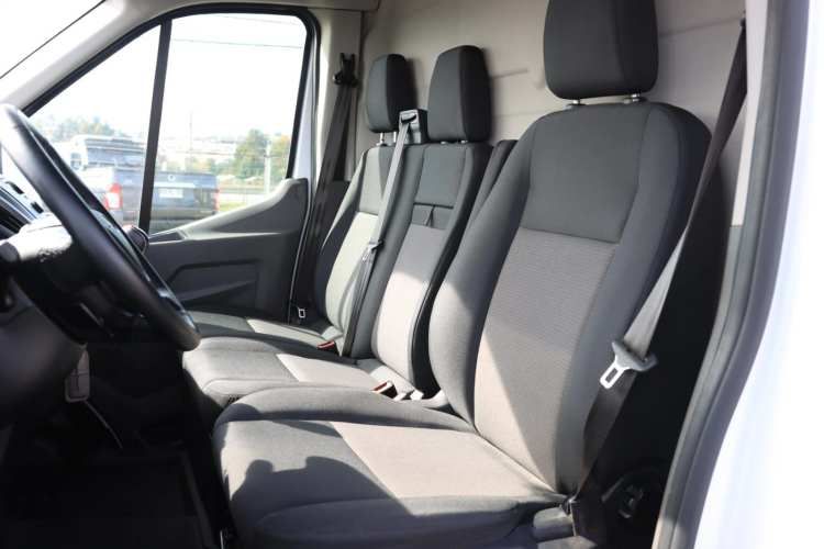 FORD TRANSIT FURGON DE CARGA 2023 UNICO DUEÑO FULL A/C