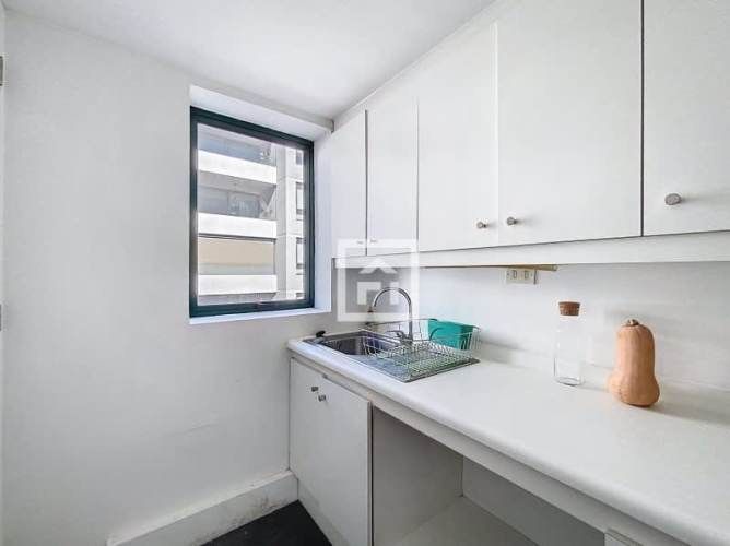 HERMOSA OFICINA EN EL MEJOR SECTOR DE VITACURA