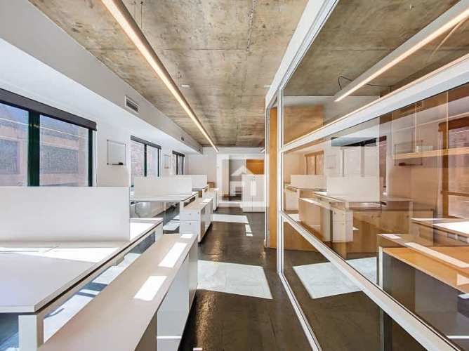 HERMOSA OFICINA EN EL MEJOR SECTOR DE VITACURA