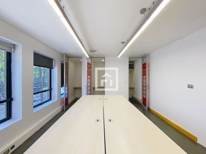 HERMOSA OFICINA EN EL MEJOR SECTOR DE VITACURA