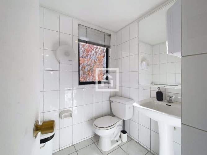 HERMOSA OFICINA EN EL MEJOR SECTOR DE VITACURA