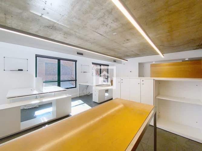 HERMOSA OFICINA EN EL MEJOR SECTOR DE VITACURA