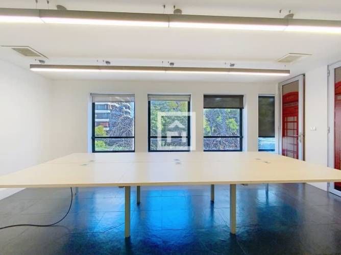 HERMOSA OFICINA EN EL MEJOR SECTOR DE VITACURA